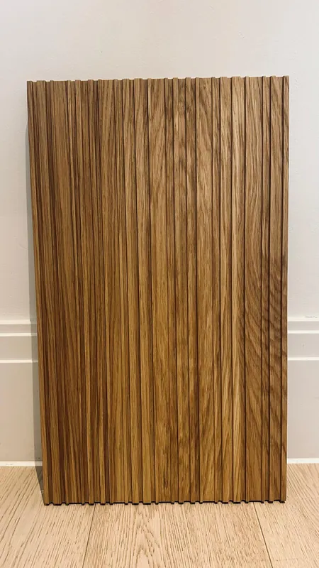Oak fine-linear fluted sample panel